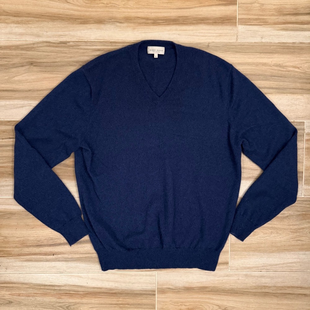 Neiman Marcus Cloud Cashmere Sweater Mens XL Navy Blue V-Neck 100% Cashmere Knit